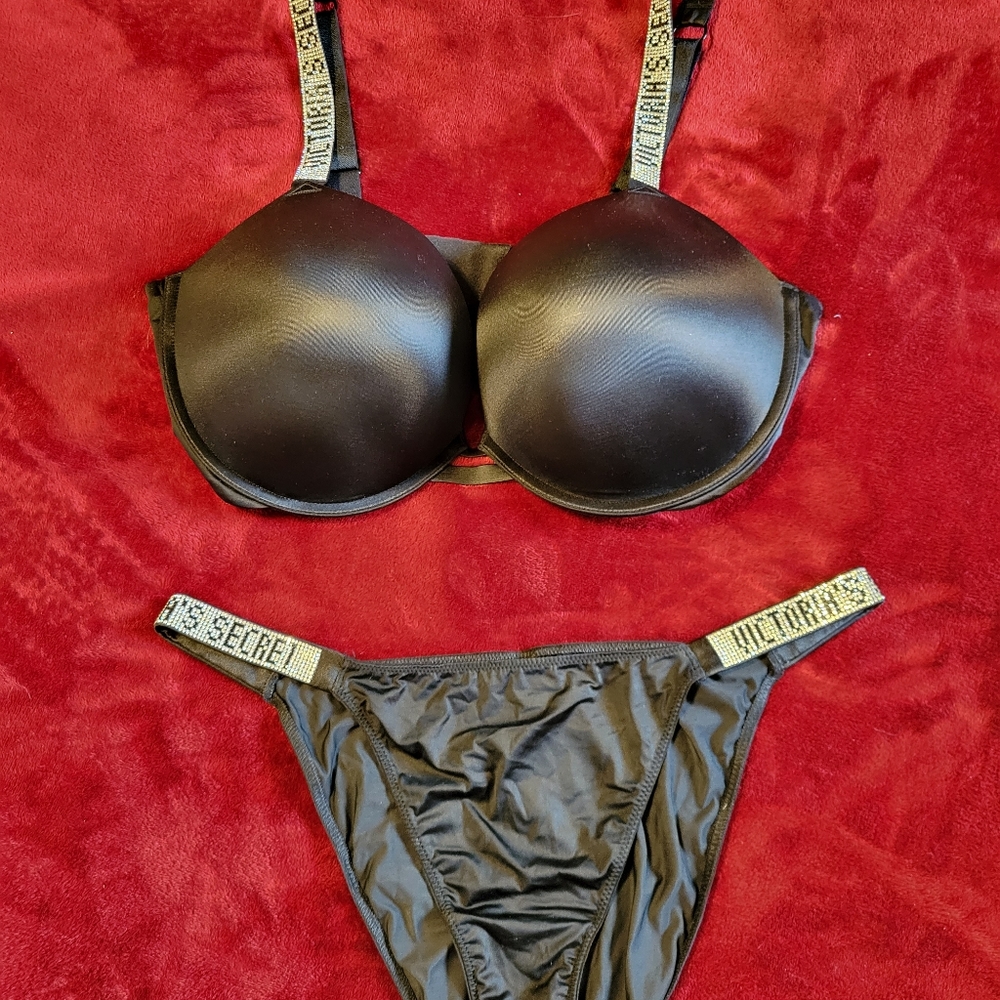 Victoria Secret Bra and panty set Size 38DD /XL